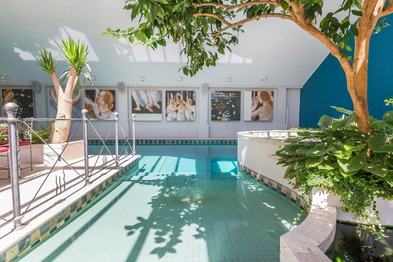 Bond Estate Luxury Accommodation Κράισττσερτς