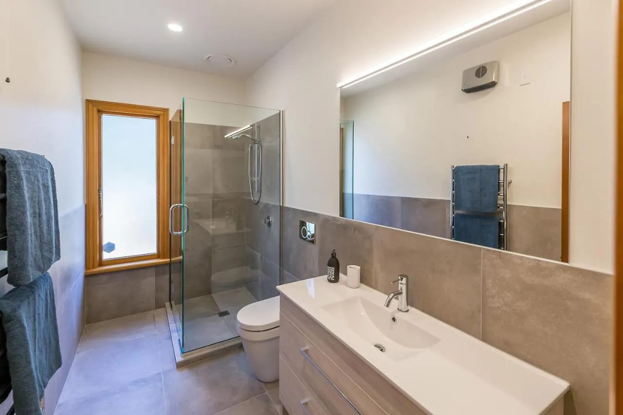 Bond Estate Luxury Accommodation Κράισττσερτς