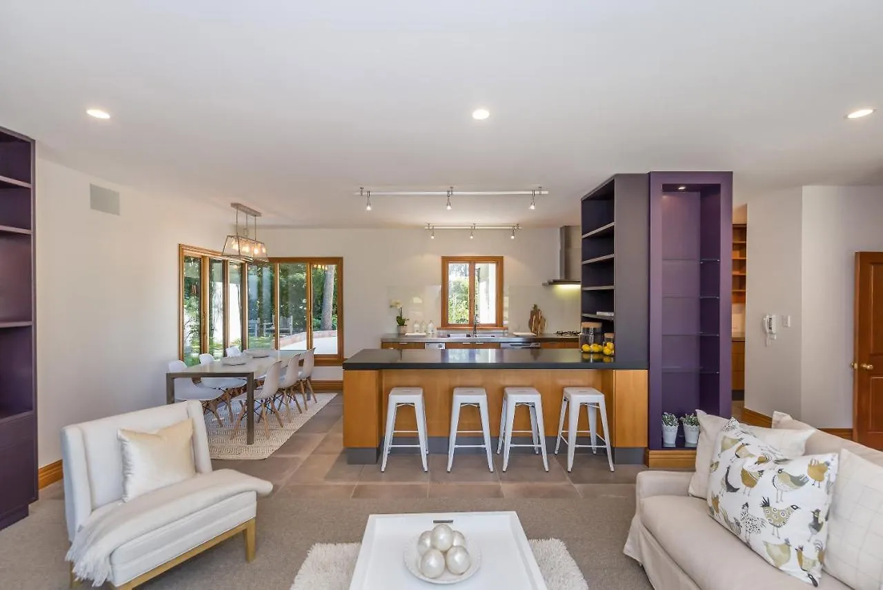 Bond Estate Luxury Accommodation Κράισττσερτς 0*,