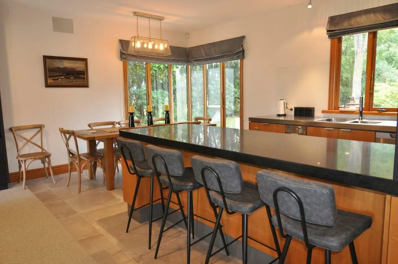Bond Estate Luxury Accommodation Κράισττσερτς